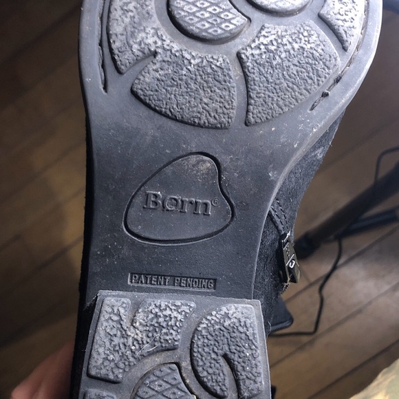 Knee-high black leather Börn boots. Size 8. - Picture 4 of 4